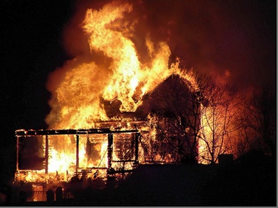 Житель Копейского городского округа поджег свой дом