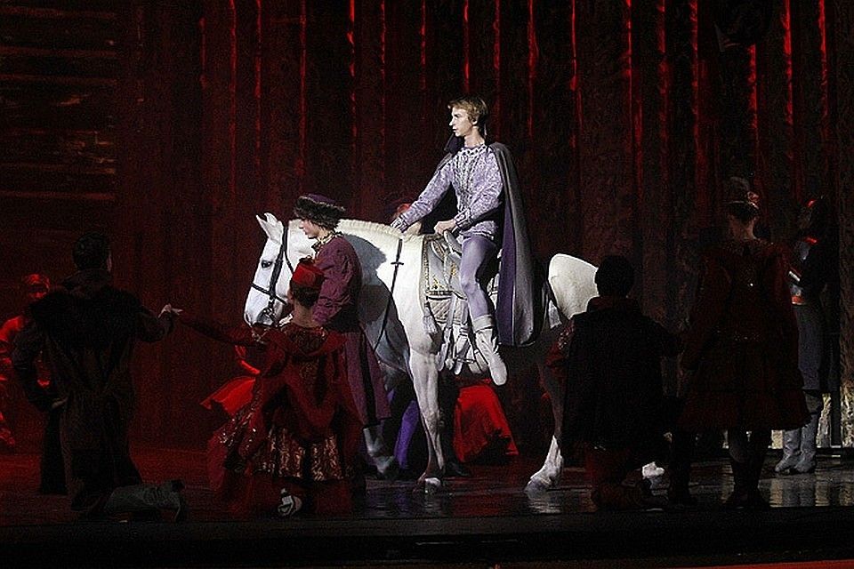В оперном театре Челябинска перенесли открытие сезона