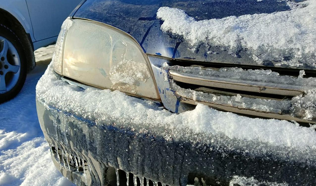 Копейский таксист помогает автолюбителям заводить машины в морозы