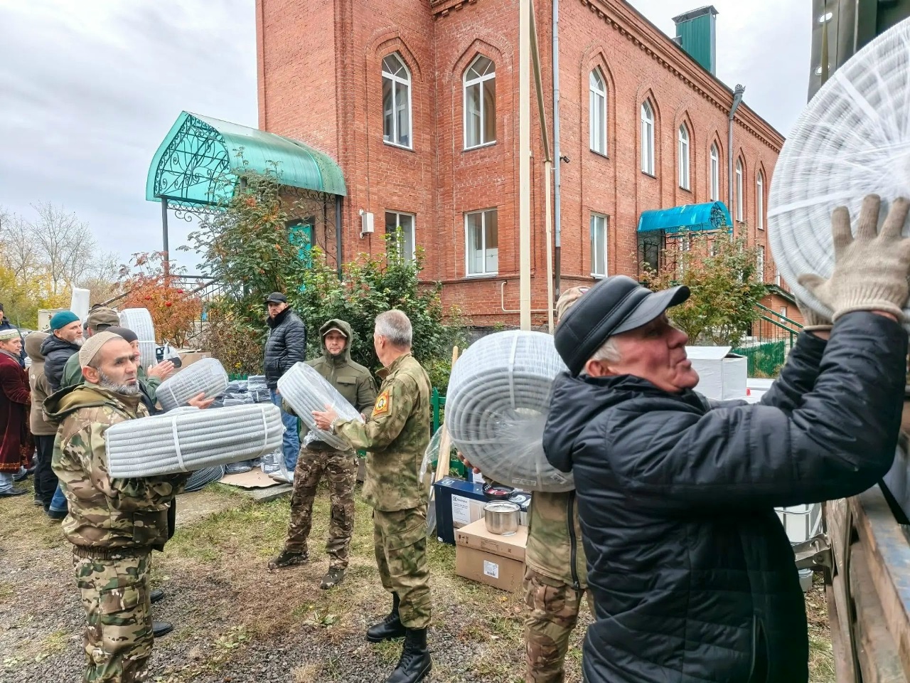 Из Копейска отправили гуманитарный груз для бойцов в зоне СВО