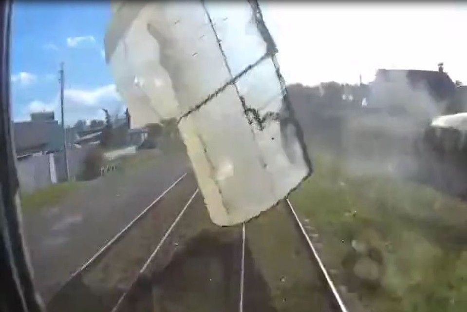 В Магнитогорске теплица напала на трамвай