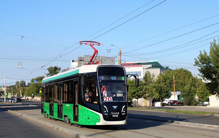 В Челябинске вышли на линию низкопольные трамваи