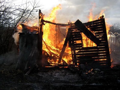 В Копейске мужчина сгорел в садовом домике