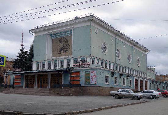 Кинотеатр имени Пушкина закрыт: в зале рухнул экран