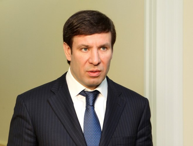 Экс-губернатора Челябинской области обвиняют в получении взятки