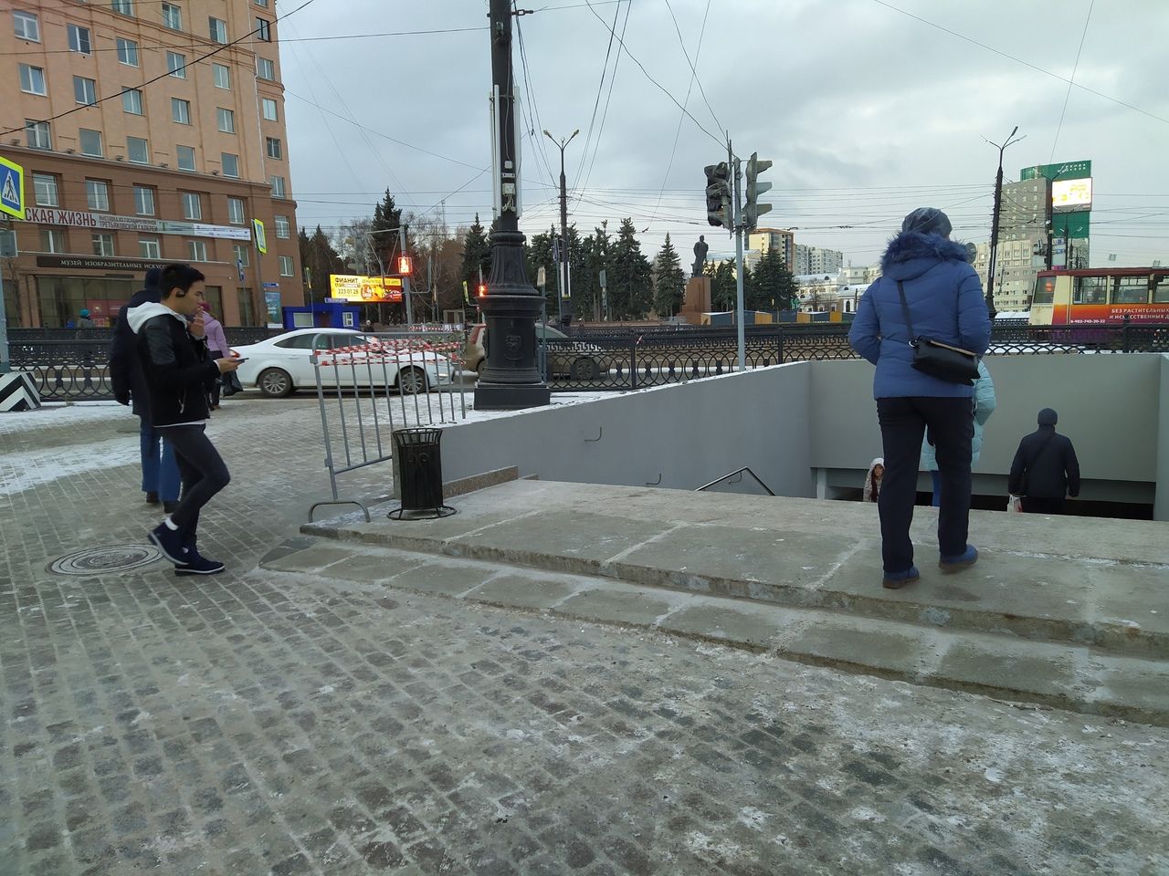 Временный наземный пешеходник в центре Челябинска оставили на постоянку