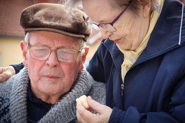 Пожилые россияне ищут любовь на сайтах знакомств