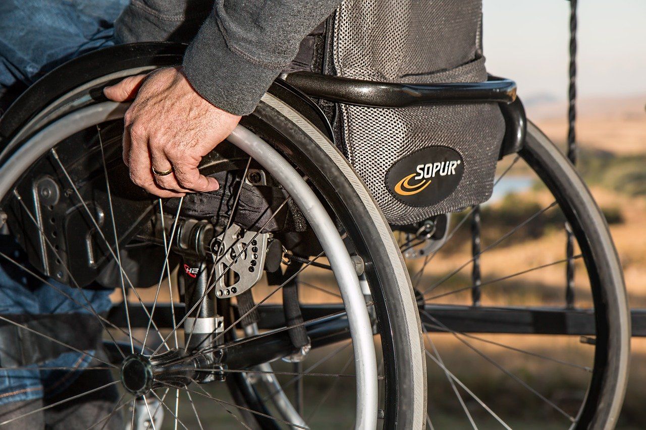 Копейского предпринимателя наказали за нежелание принимать на работу инвалидов
