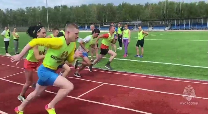 Наши пожарные самые сильные, ловки, быстрые