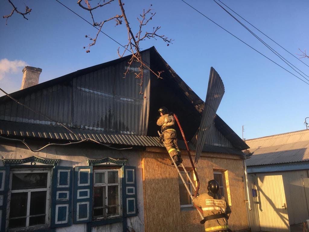 Пожар произошел в частном доме поселка Кадровик