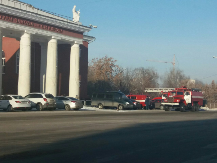 Копейчан встревожили пожарные машины возле ДК Кирова