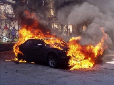 Взрыв в автомобиле в центре Копейска