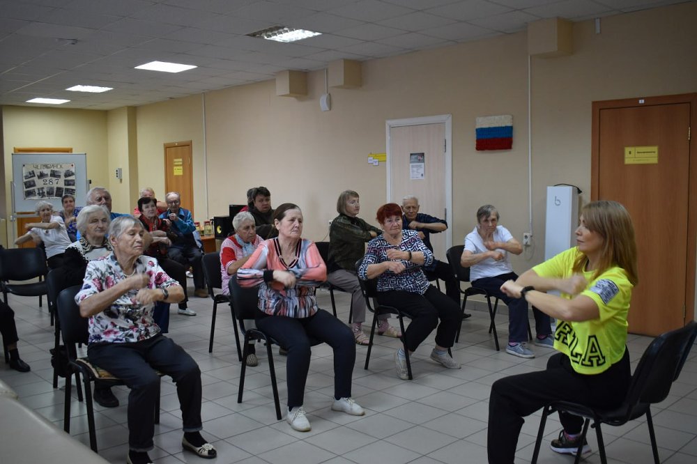 Нацпроект «Старшее поколение»: в Челябинске пенсионеры сохраняют активность с помощью танцев