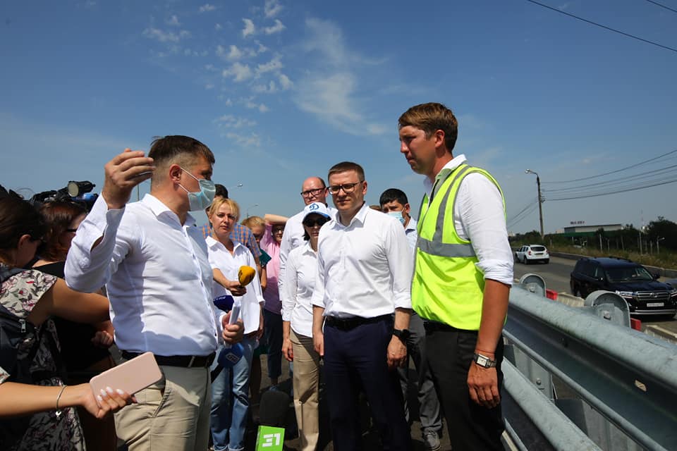 Губернатор проинспектировал два проблемных дорожных объекта в Челябинске