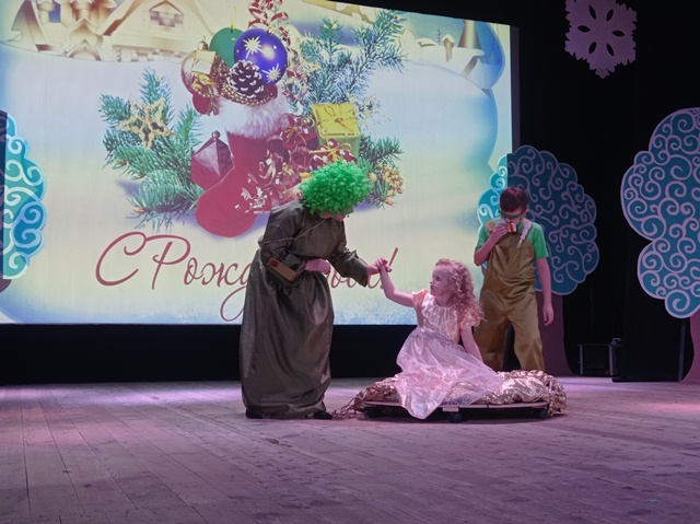 Православный театр представил рождественскую музыкальную сказку «Дюймовочка»