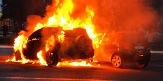 В Челябинске полностью выгорел автомобиль
