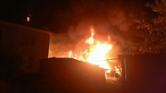 Ночью в Копейске сгорел барак. Без крова остались три семьи