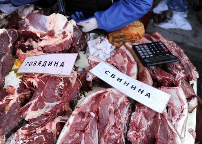 В поселке Октябрьском Россельхознадзор снял с реализации 60 кг потенциально опасного мяса