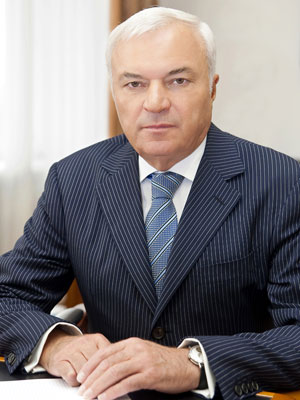Совет федерации наградил Виктора Рашникова