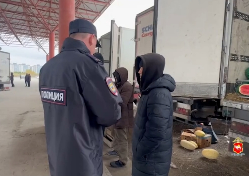 Сотрудники полиции Челябинской области провели рейд на крупном рынке