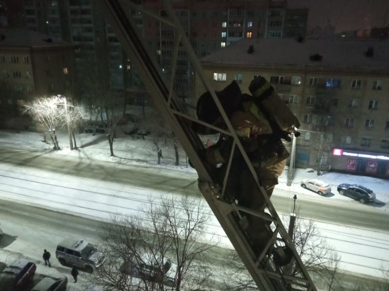 В Челябинске эвакуировали общежитие медиков из-за пожара