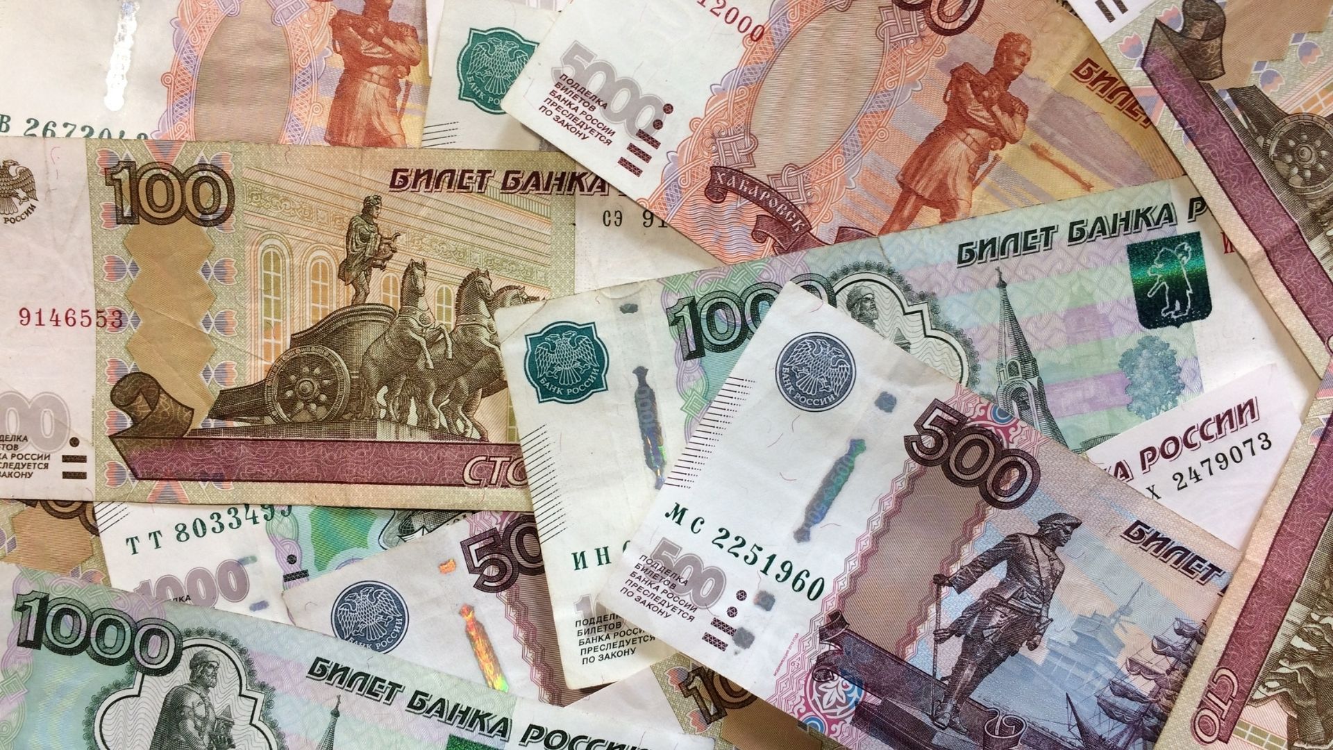 Копейчанка отдала мошенникам 350 тысяч рублей, чтобы «защитить» сына