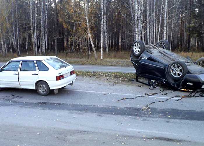 В Челябинской области пожилой водитель спровоцировал ДТП, в котором пострадала девушка на LAND ROVER