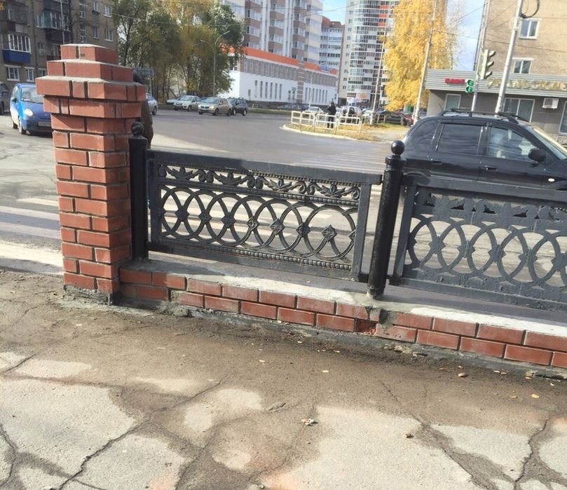Сойдет и так? Копейчан рассмешила ошибка строителей при ремонте сквера