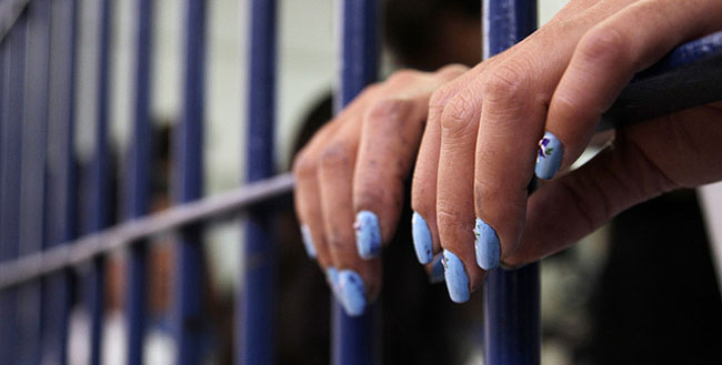 28-летняя женщина получила тюремный срок за изнасилование сына