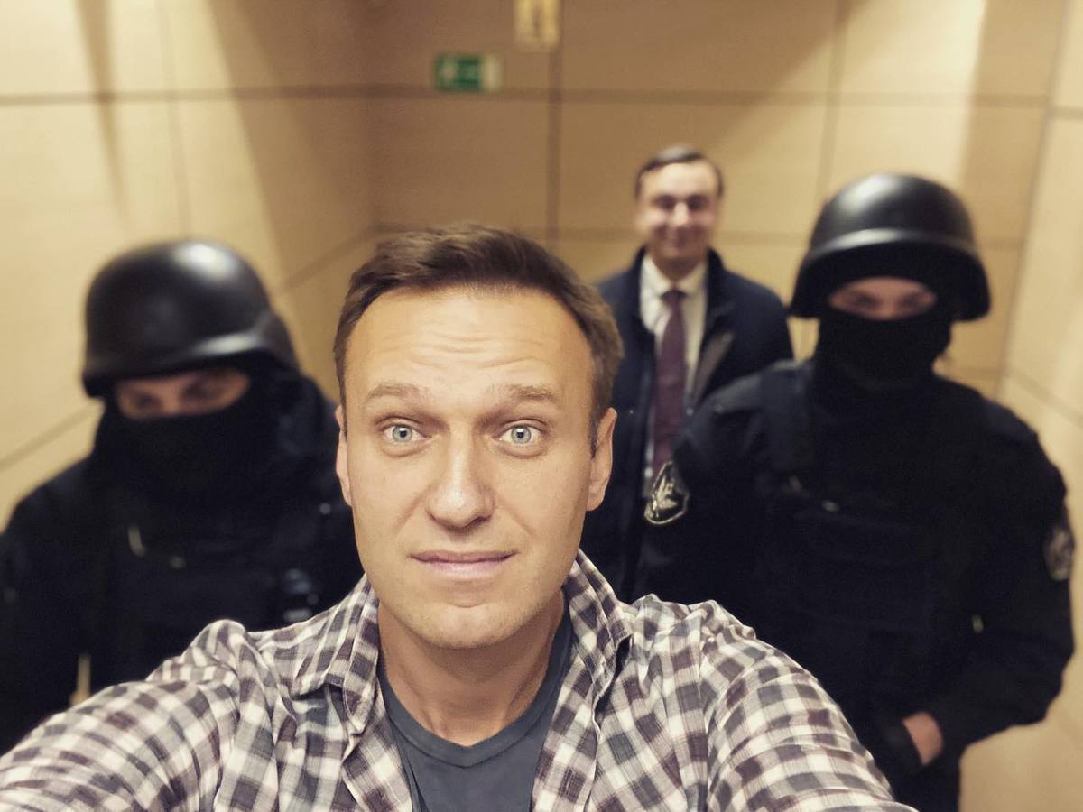 Кто и для чего использует Навального. Мнение политологов