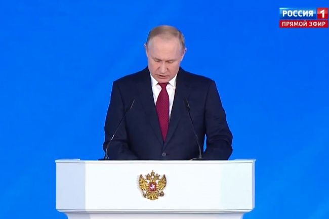 Путин предложил закрепить в Конституции равенство МРОТ и прожиточного минимума
