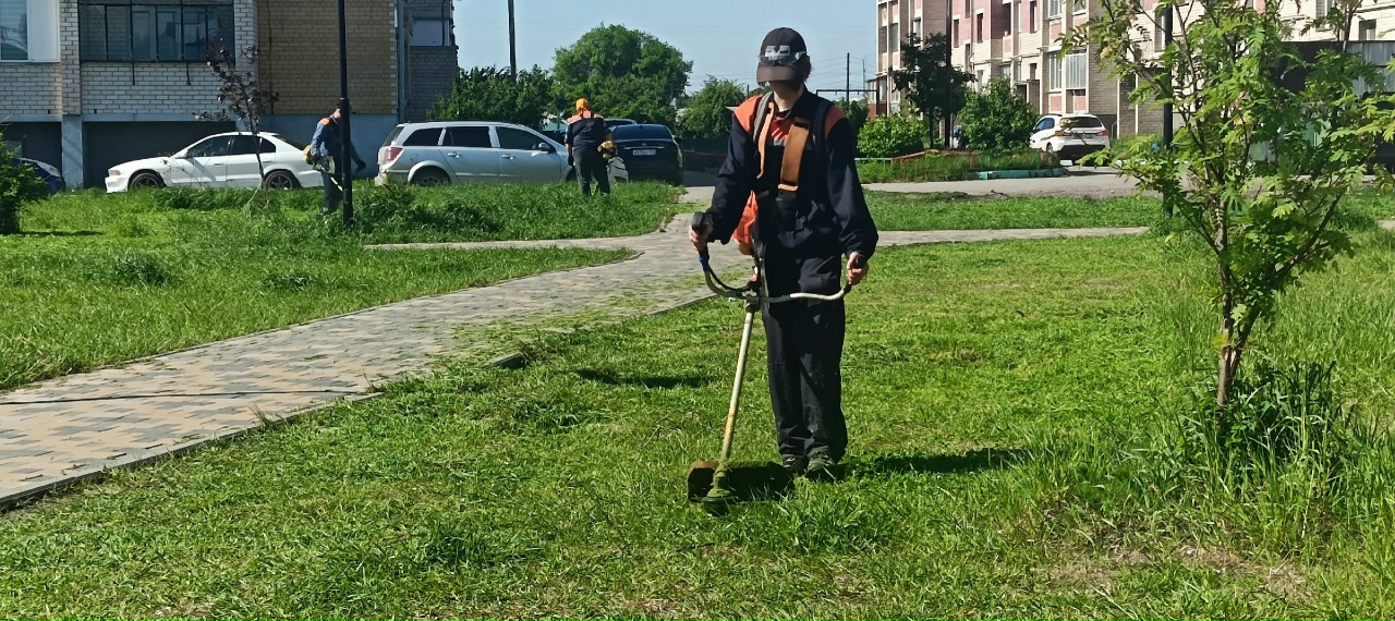 В Копейске стартовали работы по скосу травы