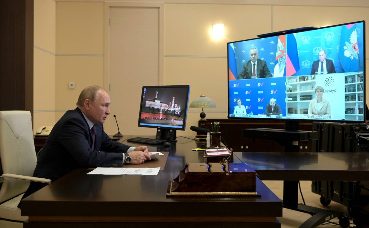 Путин поблагодарил за результаты выборов пятерку лидеров списка