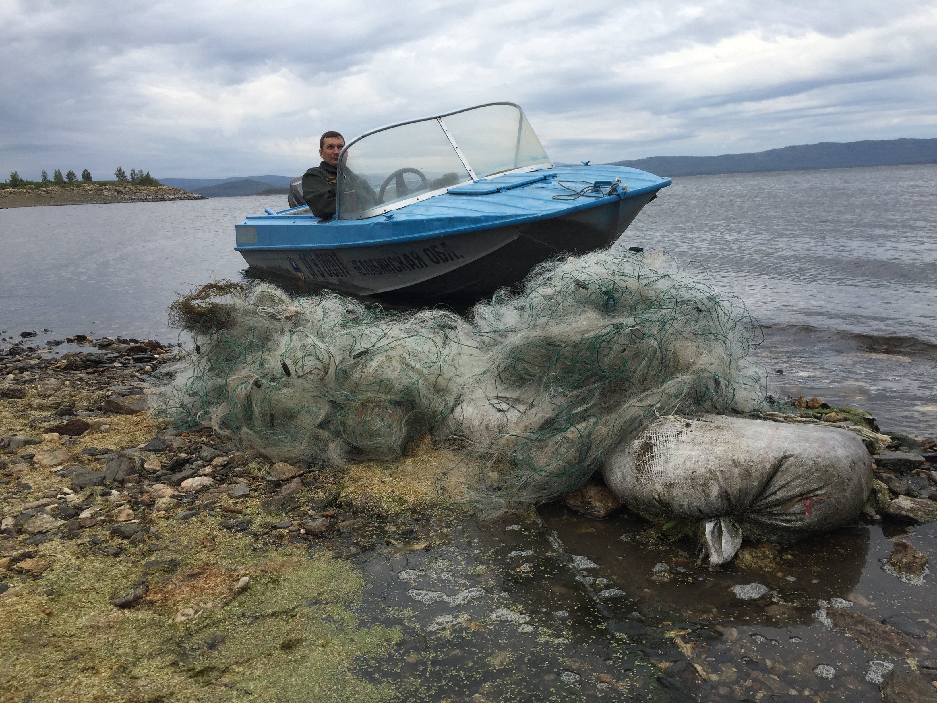 Челябинские волонтеры очистили Аргазинское водохранилище от мусора
