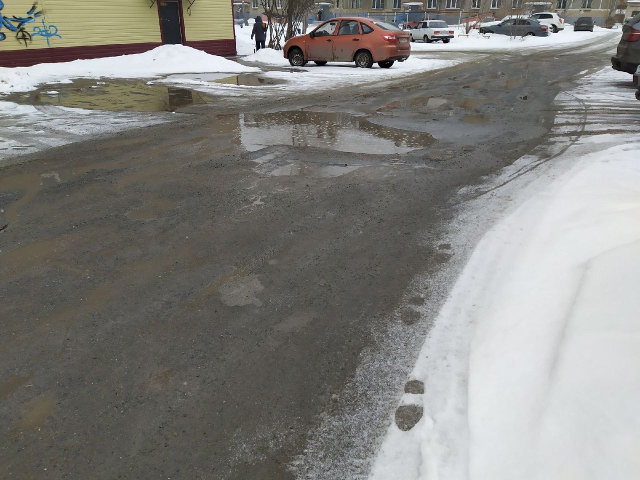 Первый снег в Челябинской области создал пробки на дорогах