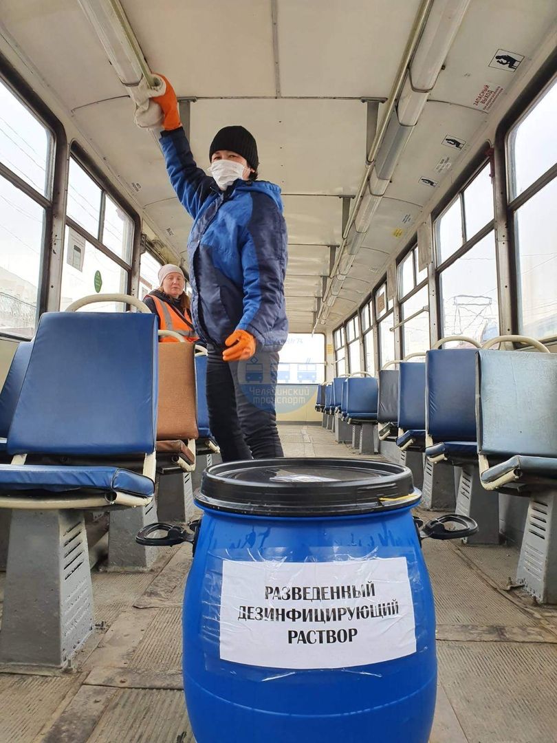 В Челябинске началась массовая дезинфекция общественного электротранспорта