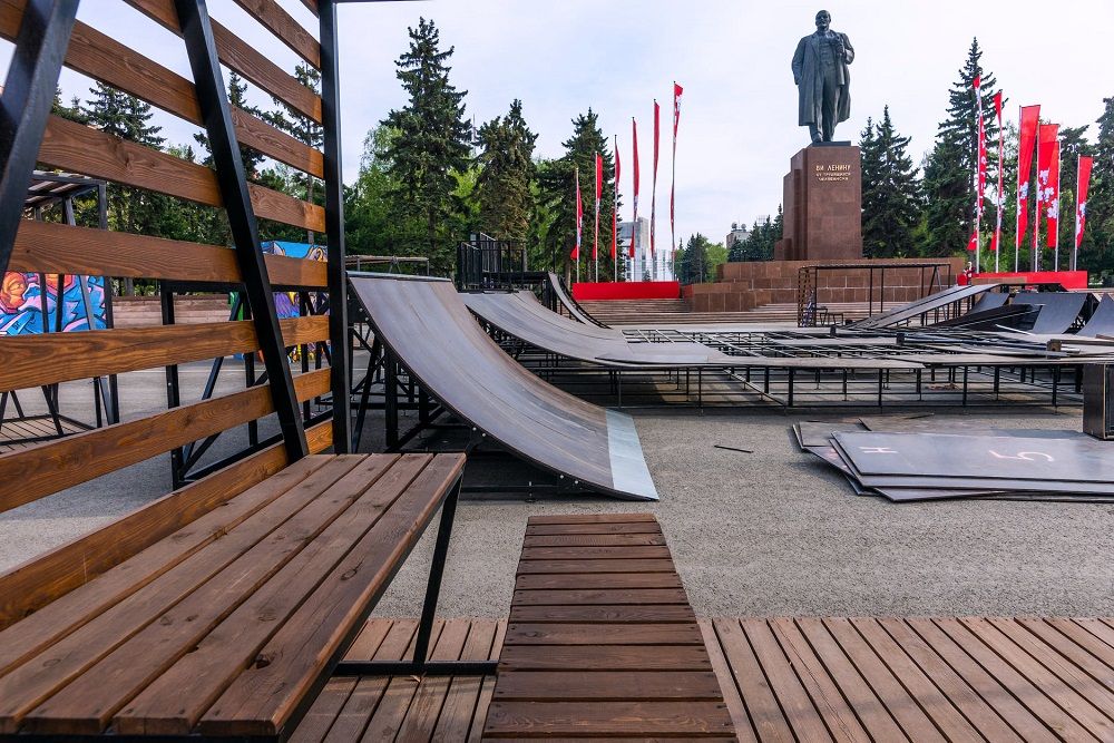 Через несколько дней на площади Революции откроется новый скейт-парк