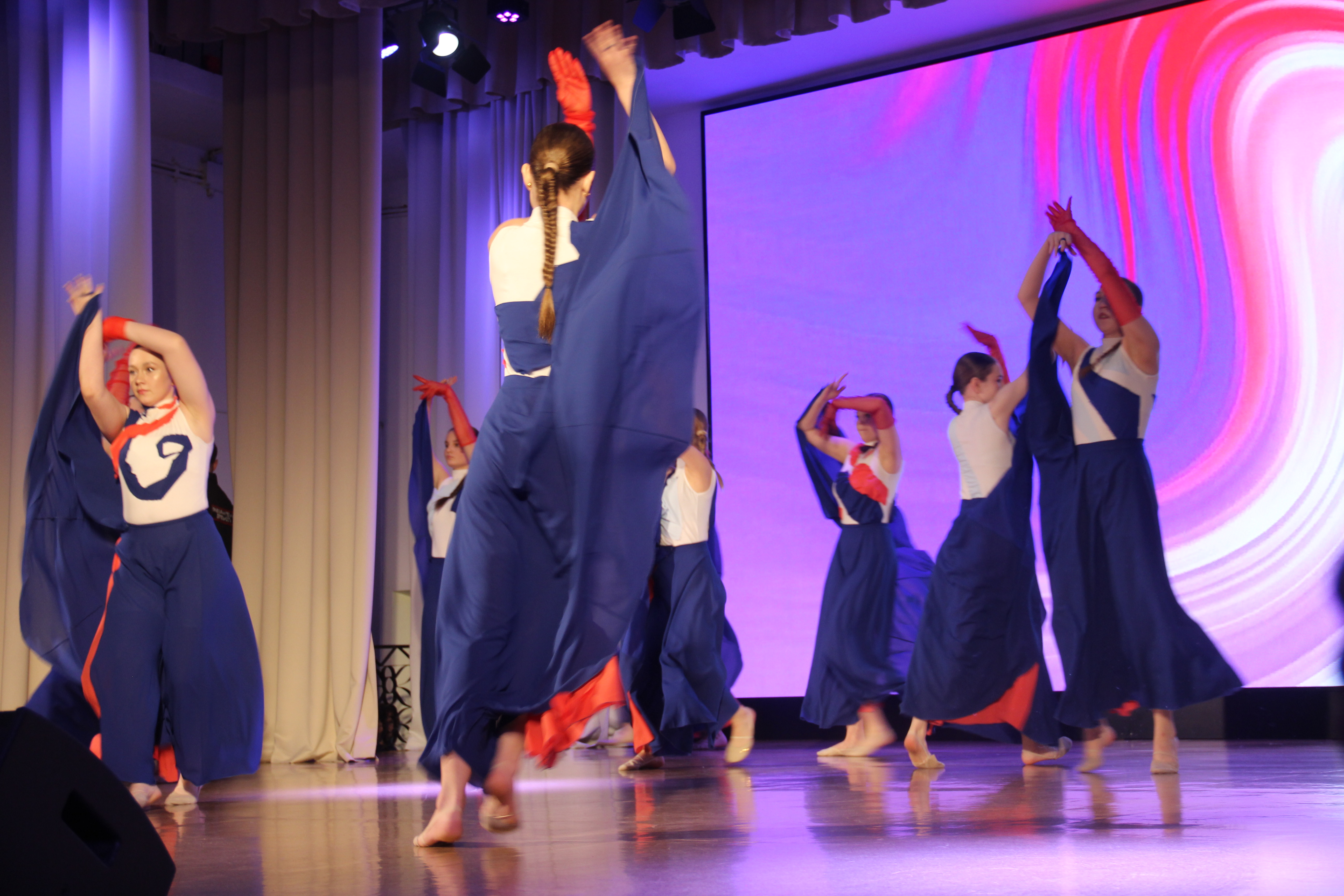 Копейская полиция отметила 100-летний юбилей праздничным концертом