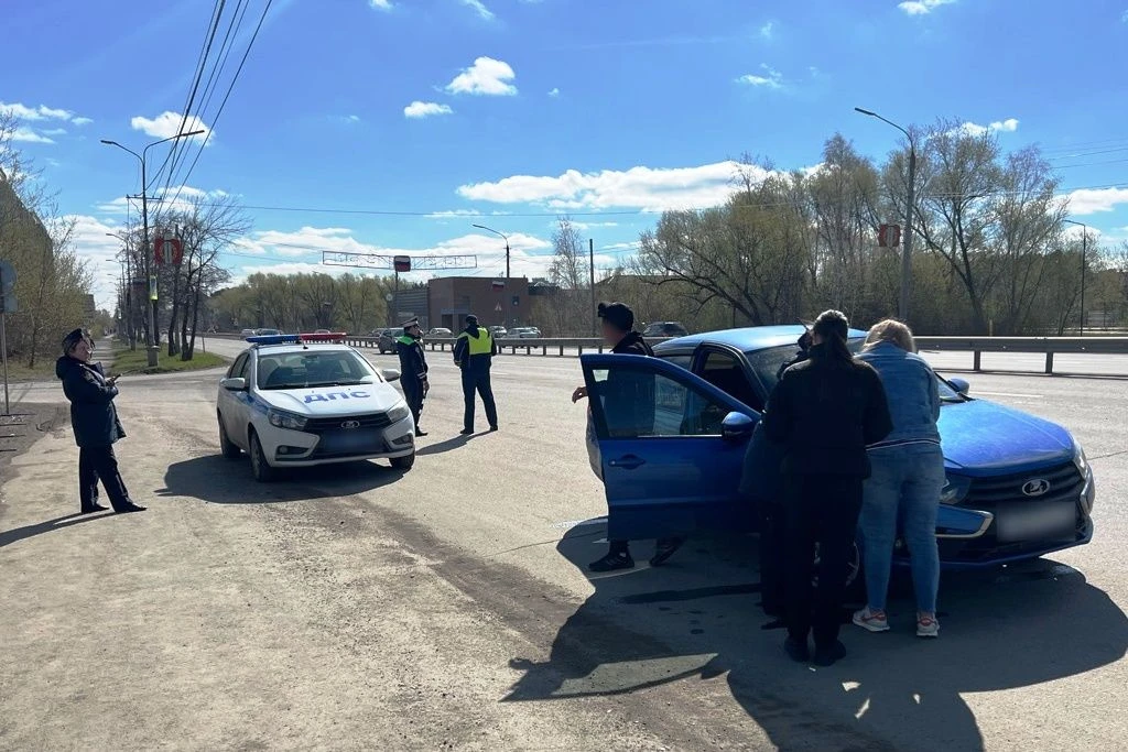 В Копейске прошёл совместный рейд приставов и ГИБДД с применением «Дорожного пристава»
