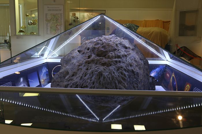 В челябинском музее соберут вместе ровесников метеорита