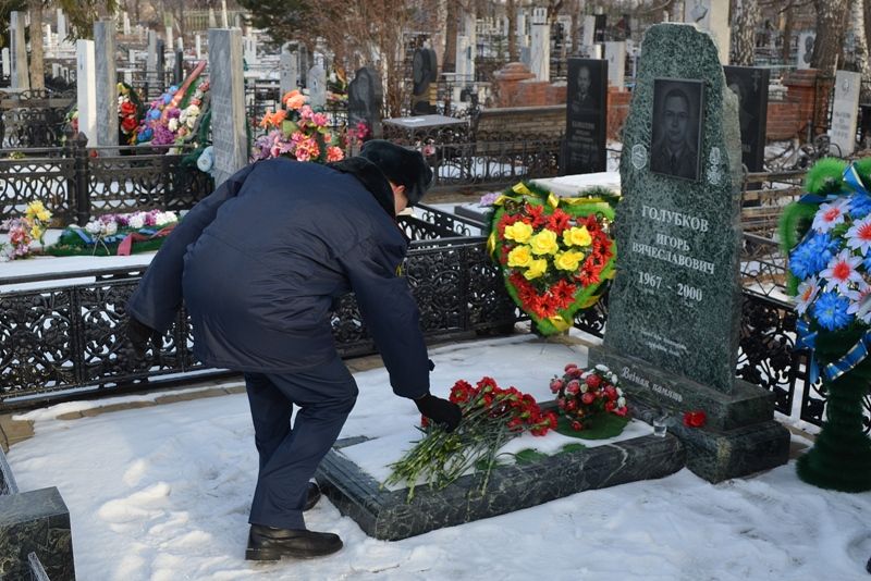 Коллеги почтили память погибшего в Чечне Игоря Голубкова