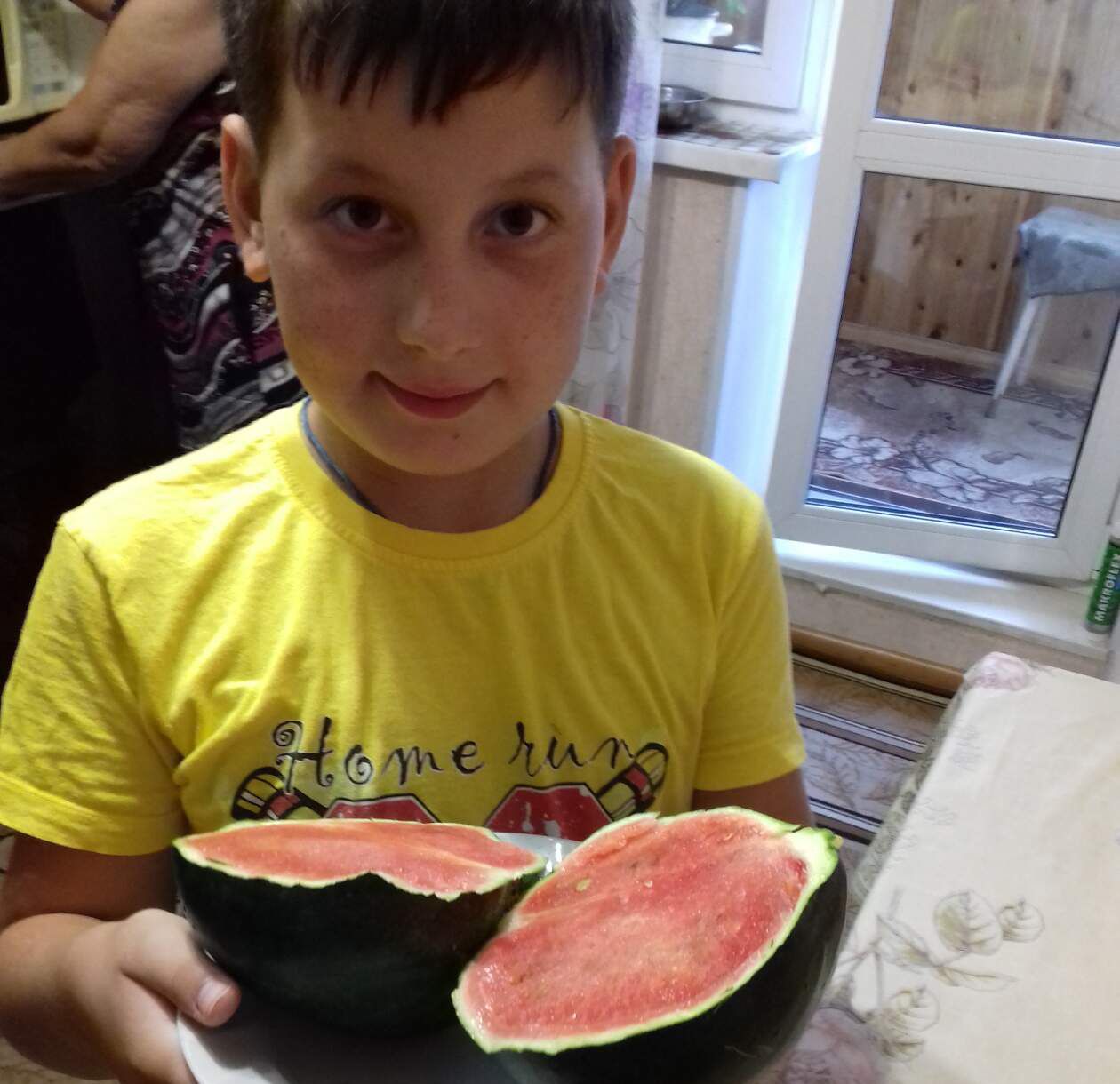 4-классник из Копейска поделился секретом выращивания сладких арбузов в огороде