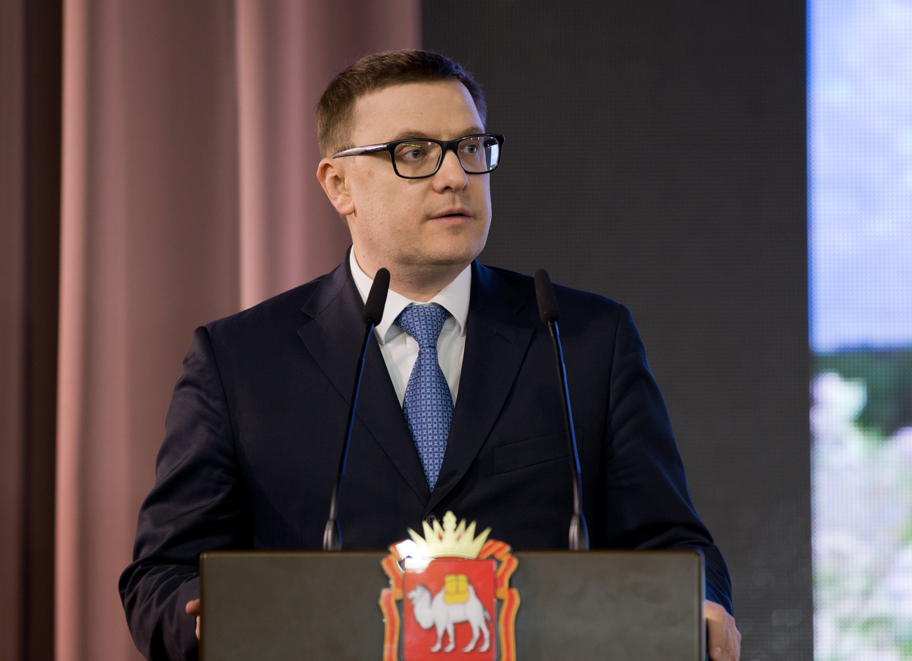Губернатор Алексей Текслер поздравил с Днём физкультурника