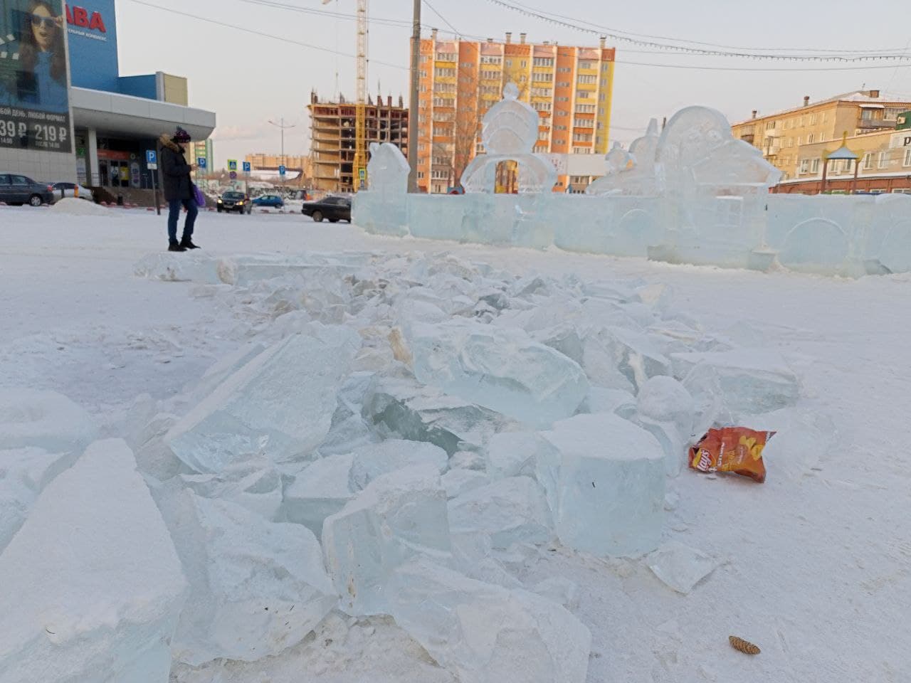 Вандалы разгромили ледовый городок в Копейске