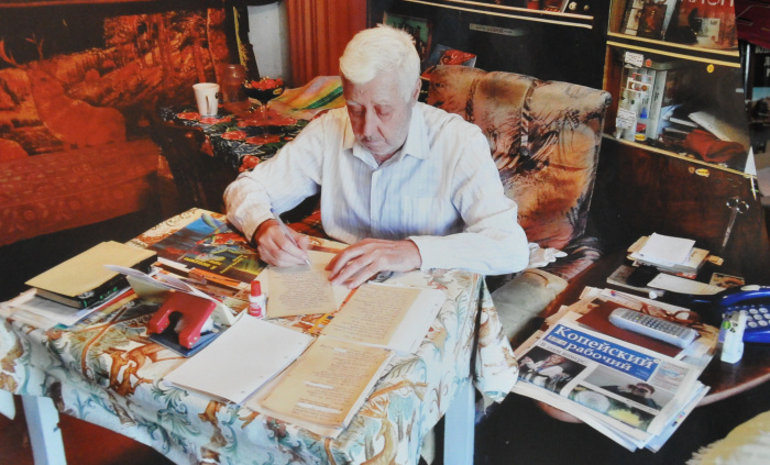 Жизнь в творчестве 90-летнего копейского поэта Григория Вышутина