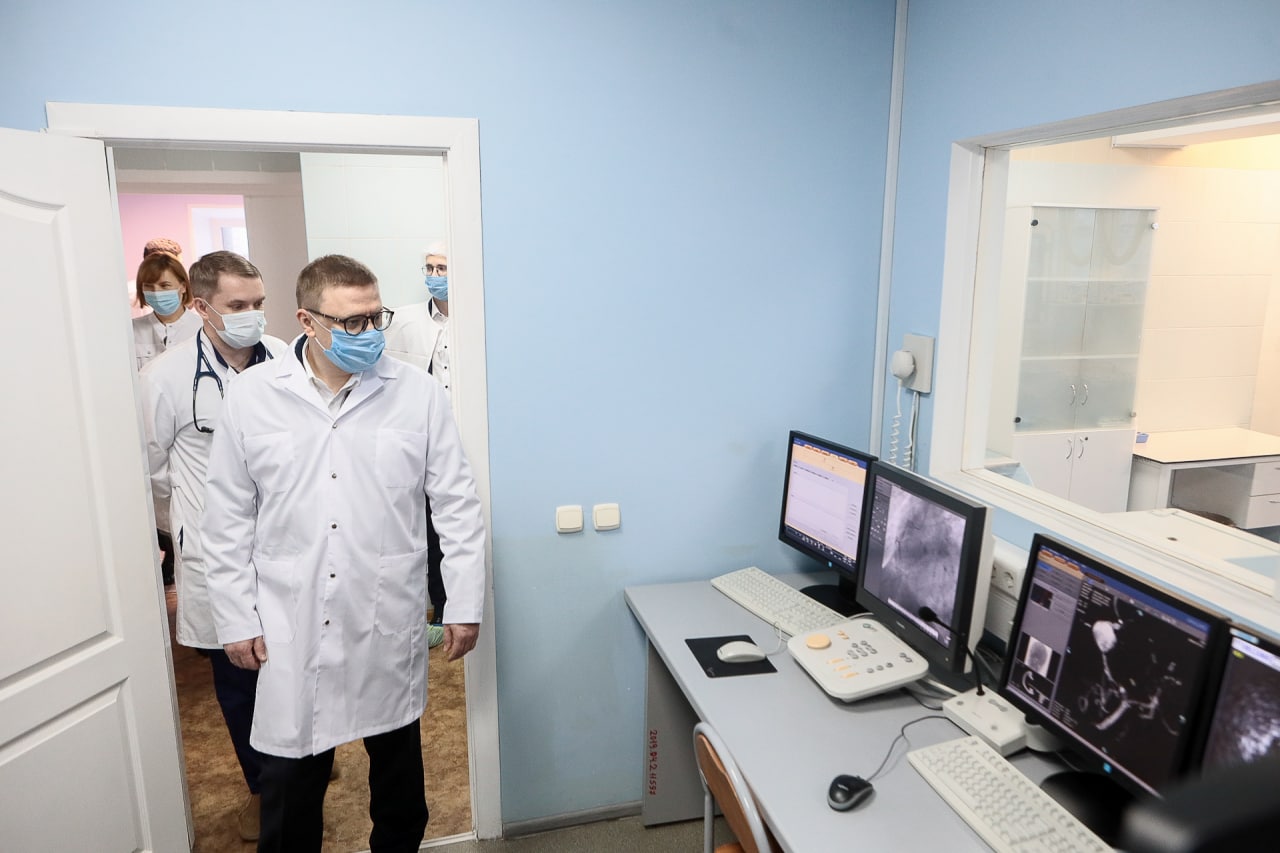 Губернатор Челябинской области Алексей Текслер ознакомился с новыми технологиями в медицине на Южном Урале