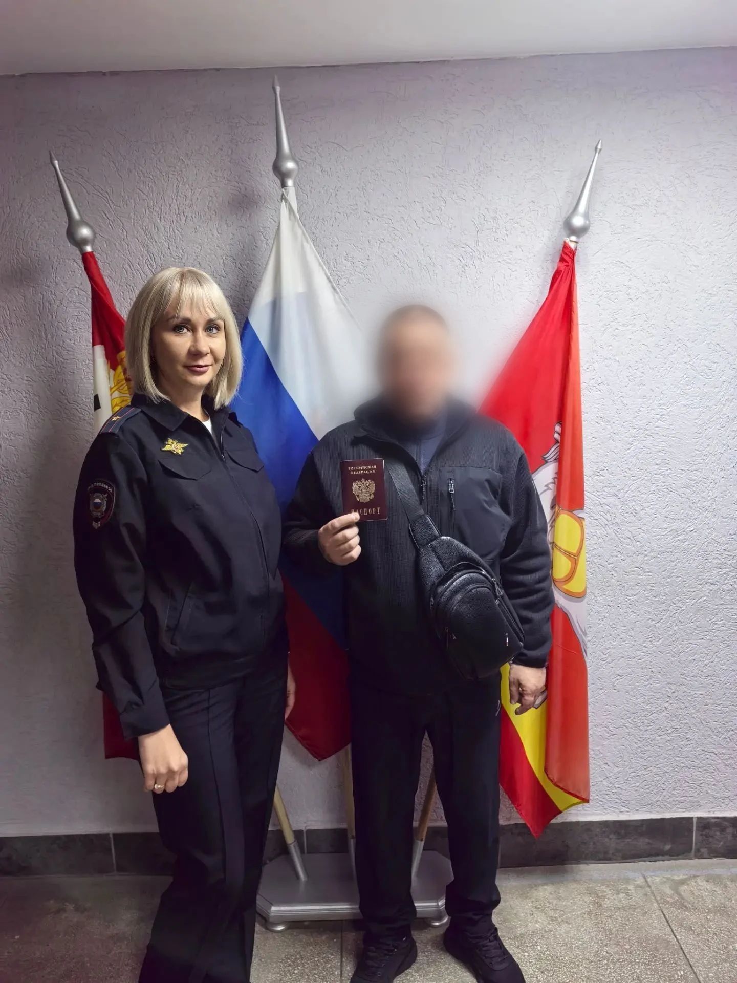 В Копейске полицейские помогли участнику СВО получить новый паспорт за считаные дни
