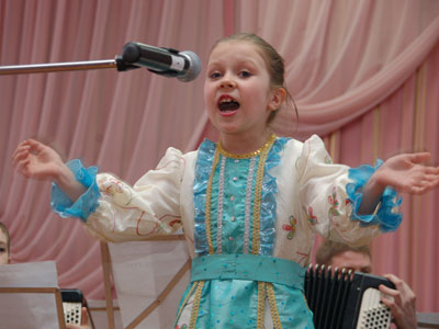 Париж — в подарок от Андриса Лиепы! Маленькая певица из Копейска примет участие в «Русских сезонах — XXI век»