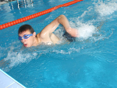 Заплыв без ограничений: в Копейске прошли соревнования по плаванию для инвалидов
