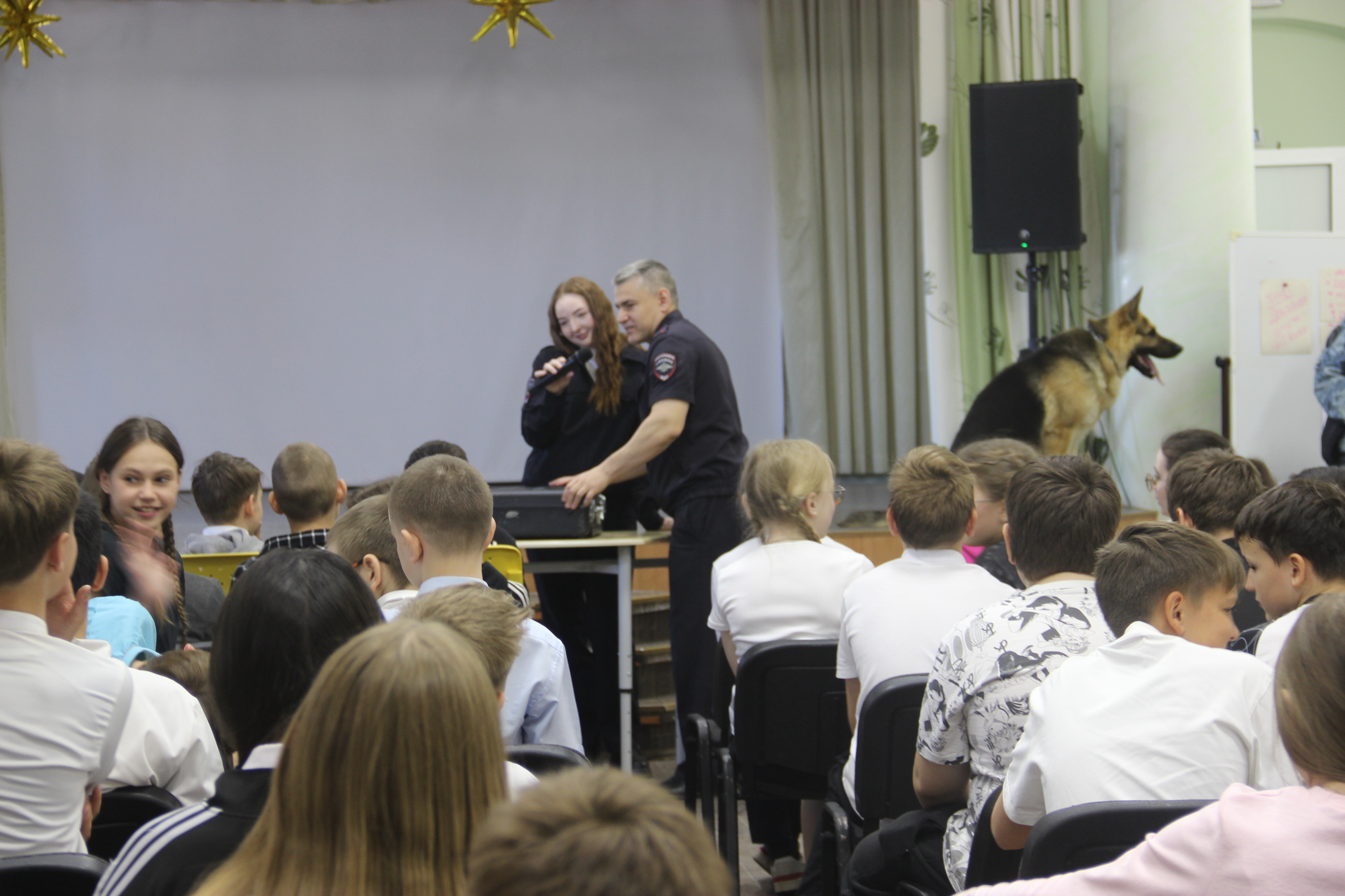 В Копейске школьники познакомились с работой полиции
